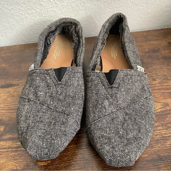 Toms Shoes - Toms Alpargatas Women's Gray Fur Lined Slip On Shoes Size 9 Flats